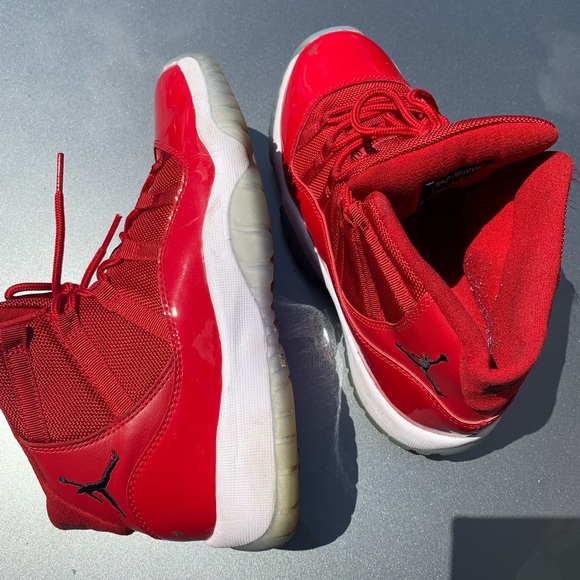 Sneakers - Picture 2 of 3